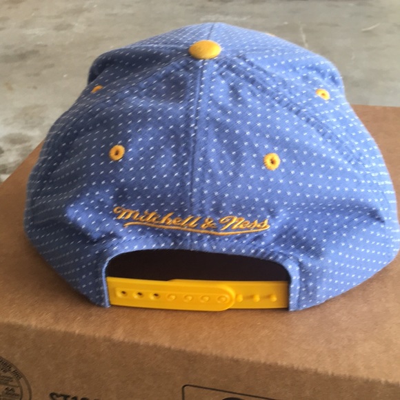 Mitchell and ness Golden State HAT - Picture 2 of 2